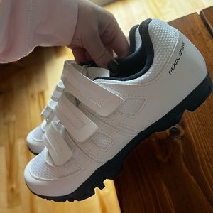 Pearl Izumi cycling cleats size 37 womens